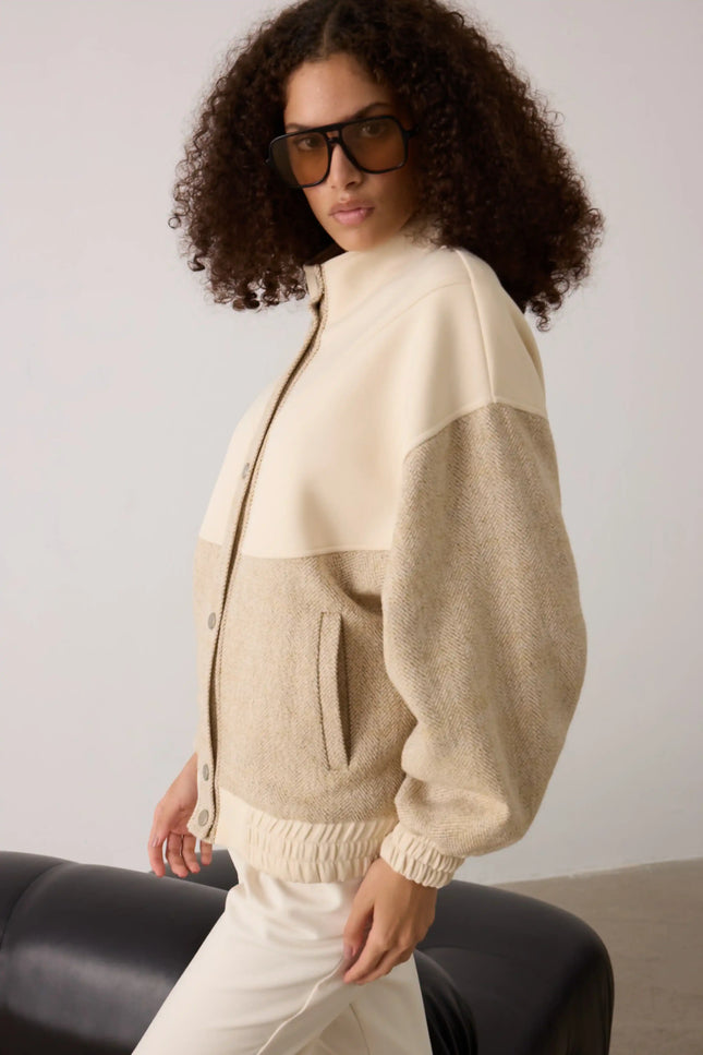 Bej Balıksırtı Desenli Bomber Ceket