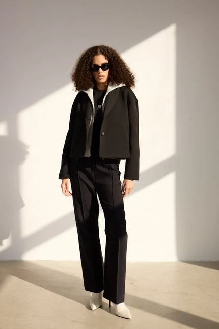 Kapüşonlu Siyah Ceket