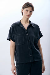 Kısa Kollu Kapak Cep Detaylı Gömlek