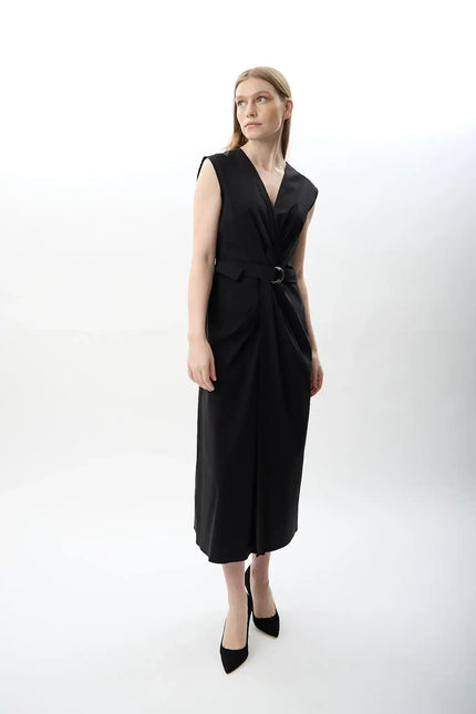 Kemer Detaylı Uzun Elbise (Siyah)