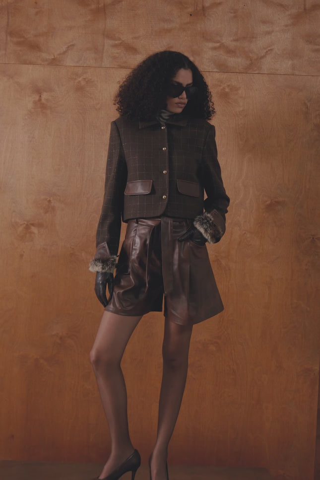 Kahverengi Kuşak Kemerli Deri Şort