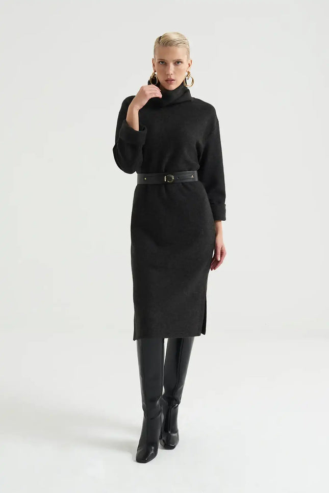 Siyah Kemerli Örme Triko Elbise